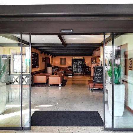 Plaza Kongresshotel Europe Hotel 4*