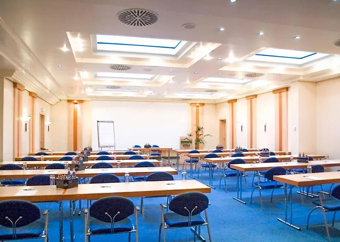 Plaza Kongresshotel Europe 4*