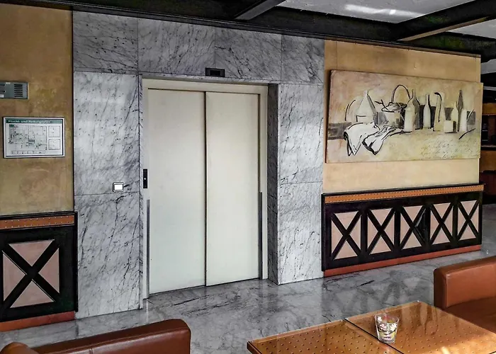 Plaza Kongresshotel Europe 4*