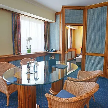 Отель Plaza Kongresshotel Europe