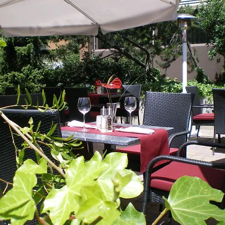 Plaza Kongresshotel Europe 4*